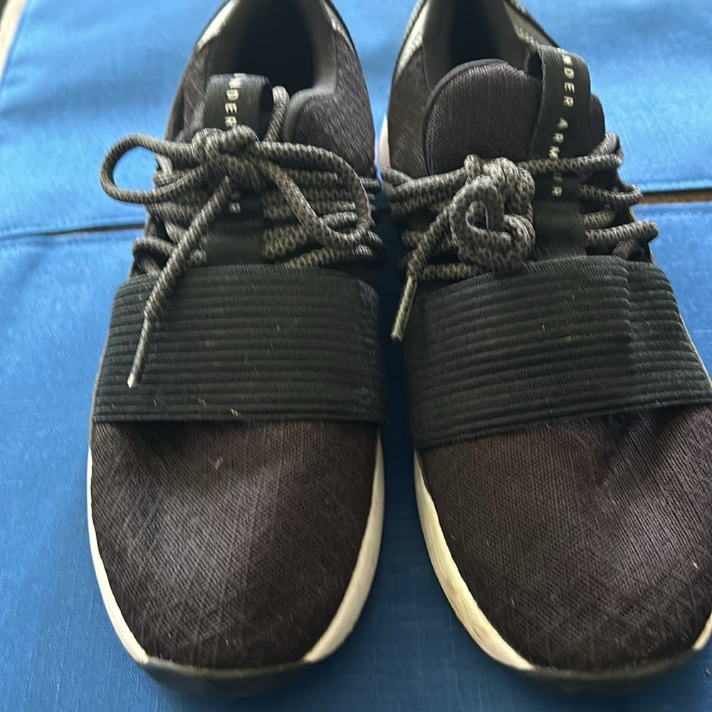 Athletic shoes